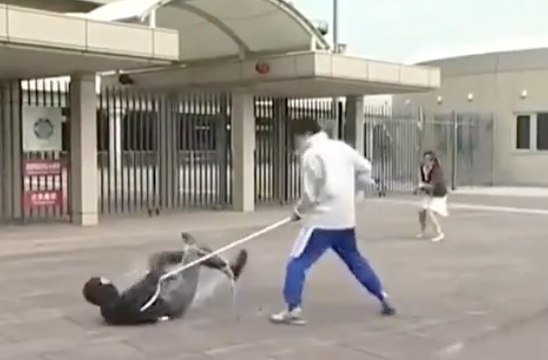 Des japonais inventent un lance-filet pour immobiliser un agresseur