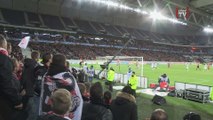 Vivez le but de Boufal  avec les supporters