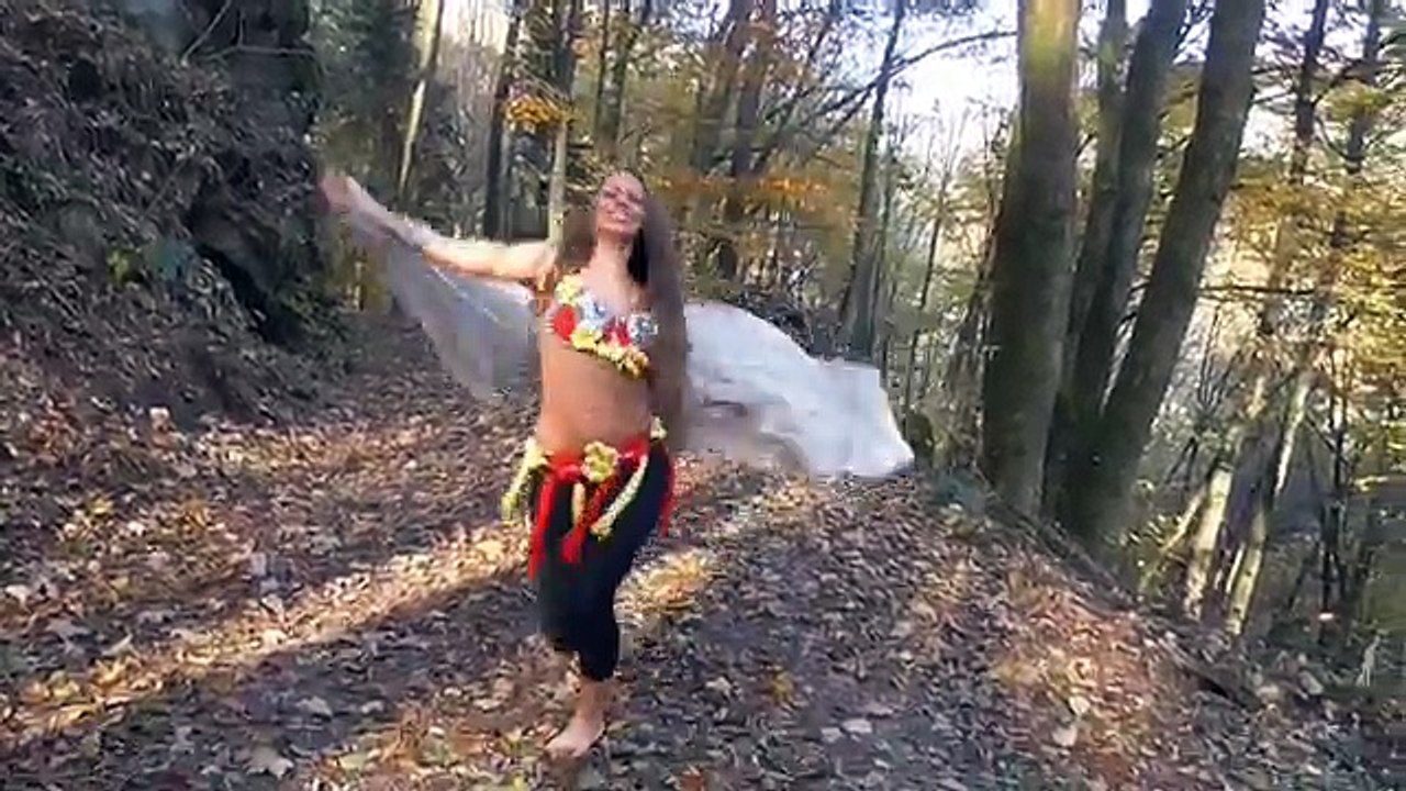 El Alem Allah - Amr Diab العالم الله - عمرو دياب - Isabella Belly Dance   HD