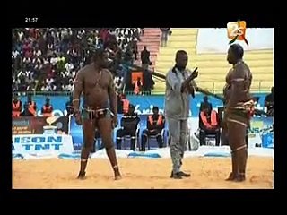 Vidéo L'arbitre du combat, Ama-Gouy Gui, s'explique...