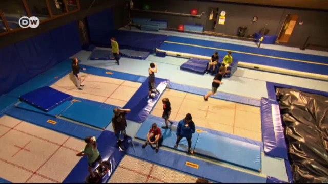 Freestyle-Snowboarding: Lernen von den Besten | Euromaxx