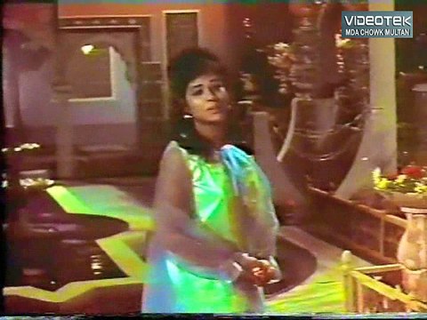 Us Pay Aey Chand Tujhay Apna Hi Dhoka - Naya Sawera - Original DvD Noor Jehan in 70s Vol. 1