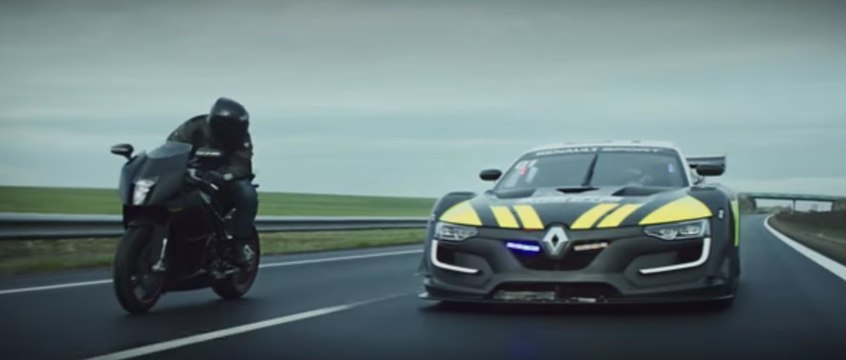 La Gendarmerie con un Renault Sport R.S. 01, ¡mon dieu!