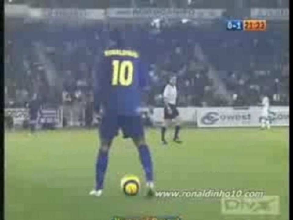 Football - Ronaldinho & Cristiano Ronaldo  Freestyle