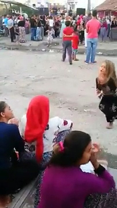 ROMAN HAVASI BÖYLE OYNANIR ( YENİ FENOMEN MİNİK ) :) 2015