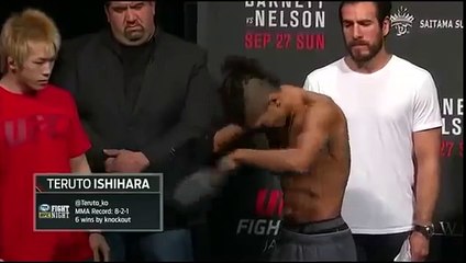 UFC Japan- MMA fighter hits on Filipina Octagon girl 2016