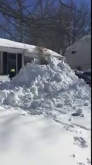 Cette famille a construit son Igloo pendant la tempête de neige Jonas aux USA - TV, Cheminée, Chaine Hi-fi....