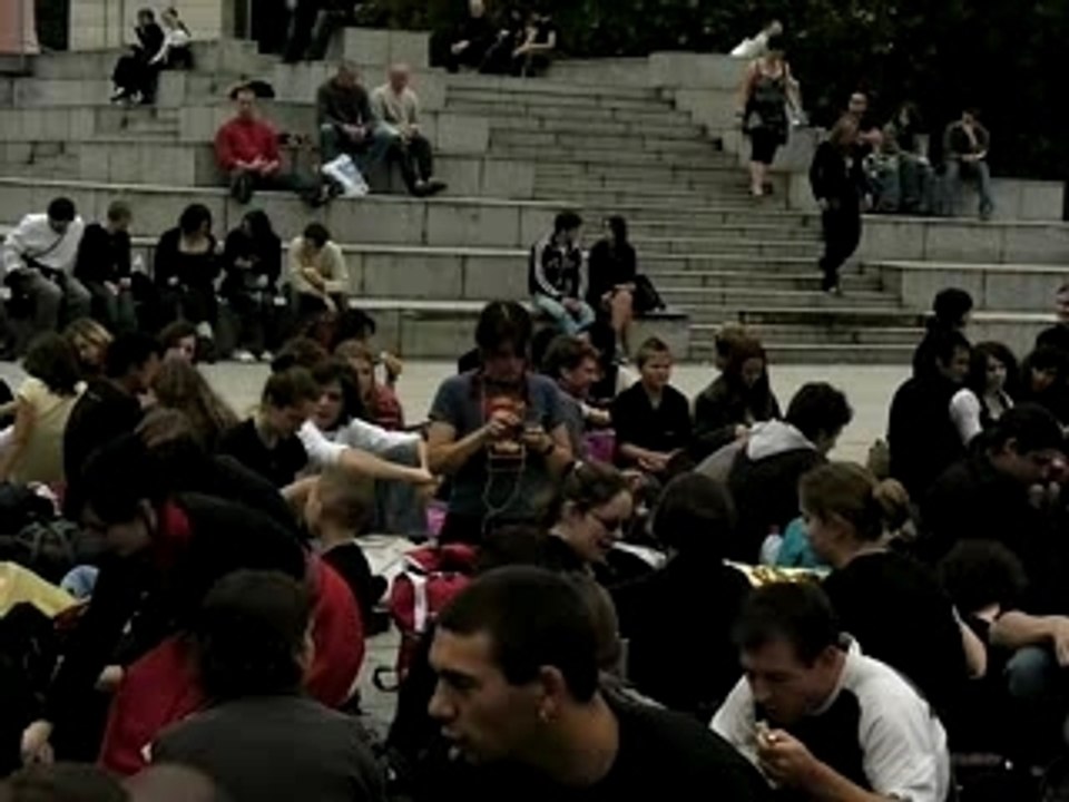 Indo à Bercy (2007.05.19) - File d'attente (1)