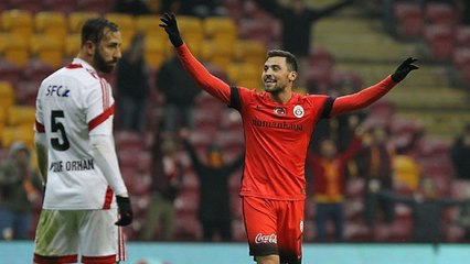 Le triplé de la révélation allemande Sinan Gümüs