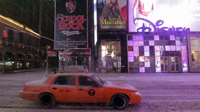 США накрыл самый мощный циклон за последние 100 лет