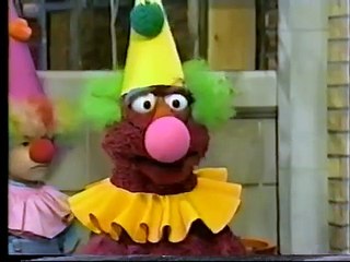 Sesame Street - Elmo\'s Fear of Clowns