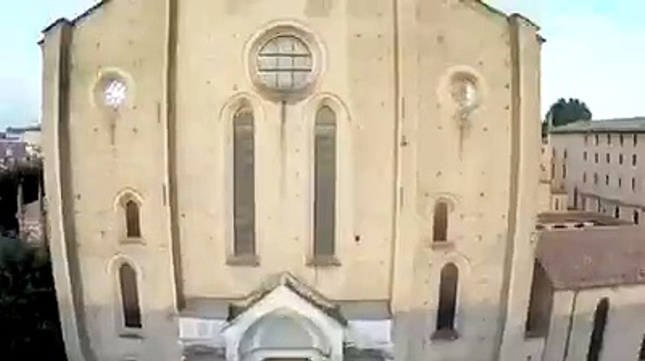 Giancarlo Magalli nella puntata dell'Ispettore Coliandro