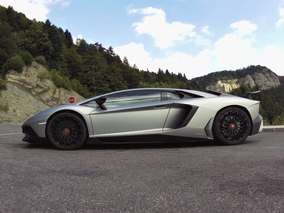 Essai Lamborghini Aventador SV LP 750-4 dans les Alpes