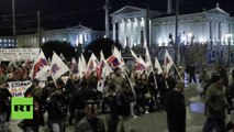 Les Grecs manifestent contre la réforme de la sécurité sociale et la baisse des retraites
