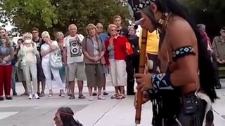 Hilarious Performance by this street performer magnetizes a big crowd of people.