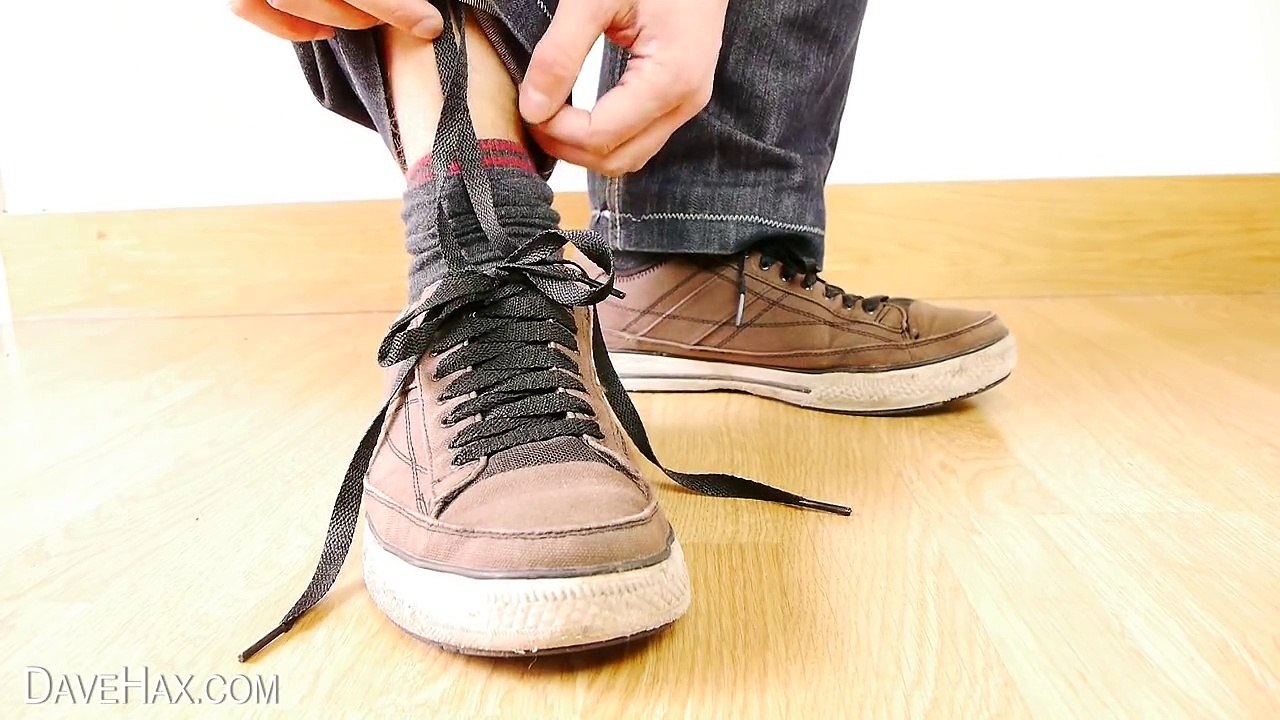 SelfTying Shoe Lace Trick Видео Dailymotion