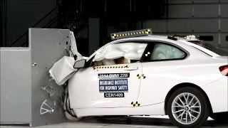 2014 BMW 2 series moderate overlap IIHS crash test