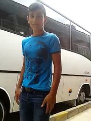 Takla atarken çok sert düşen genç