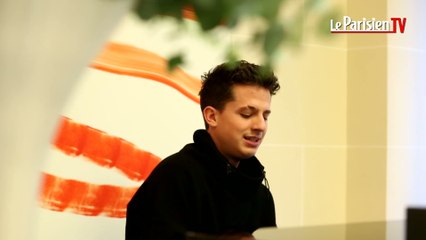 Charlie Puth chante «Edge of Desire»