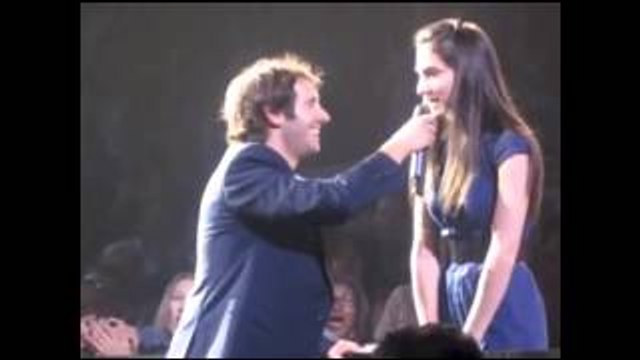 Josh Groban Picks a Girl From the Audience to Sing a Duet.And She Nails It!