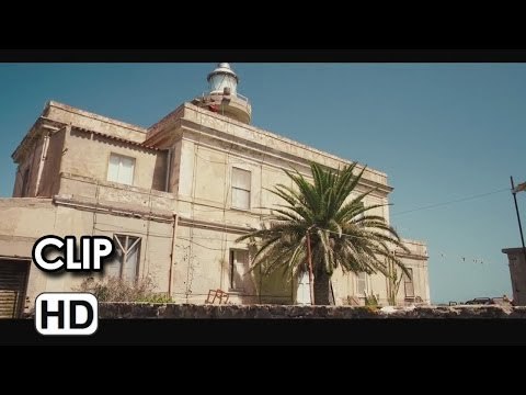 Una piccola impresa meridionale Clip 'Don Costantino arriva al faro' (2013)