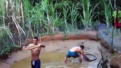 Funny video Aboriginal Fishing Very Good Fishing Good 2015 Laugh Fun Best Funny Videos 2015