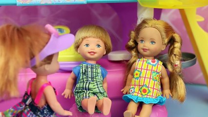 Frozen Kids Barbie DONUT SHOP TROUBLE! Disney Princess Elsa, Spiderman & Ursula at Barbie