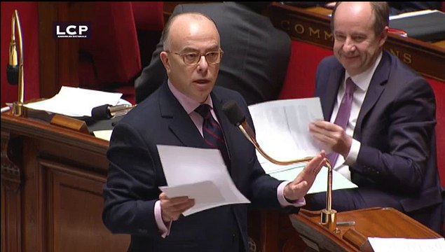Assemblée : Cazeneuve se moque de sa taille et de celle d'Eric Ciotti