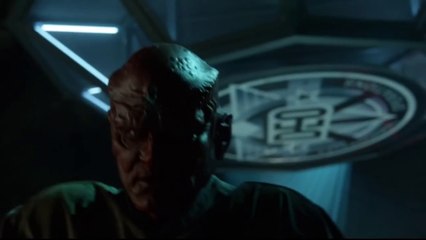 supergirl 1x07 Martian Manhunter saves alex from Jemm