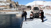 Bitlis - Buzlanan Yollara Van Gölü Suyu ile Çözüm