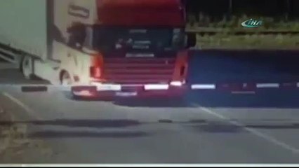 Korkunç kazadan inanılmaz kurtuluş