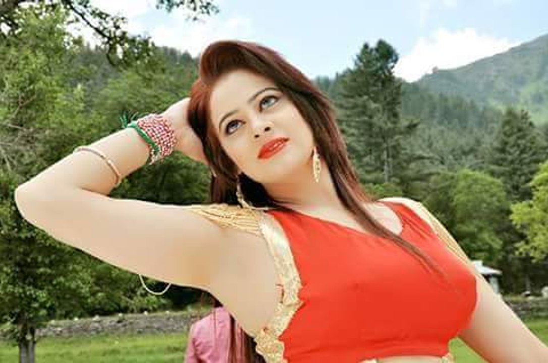 Afreen pari Super Hot Live Stage Mujra