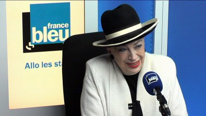 Jean-Pierre Foucault : "Quel objet mystérieux se cache sous le chapeau de Geneviève de Fontenay ?"
