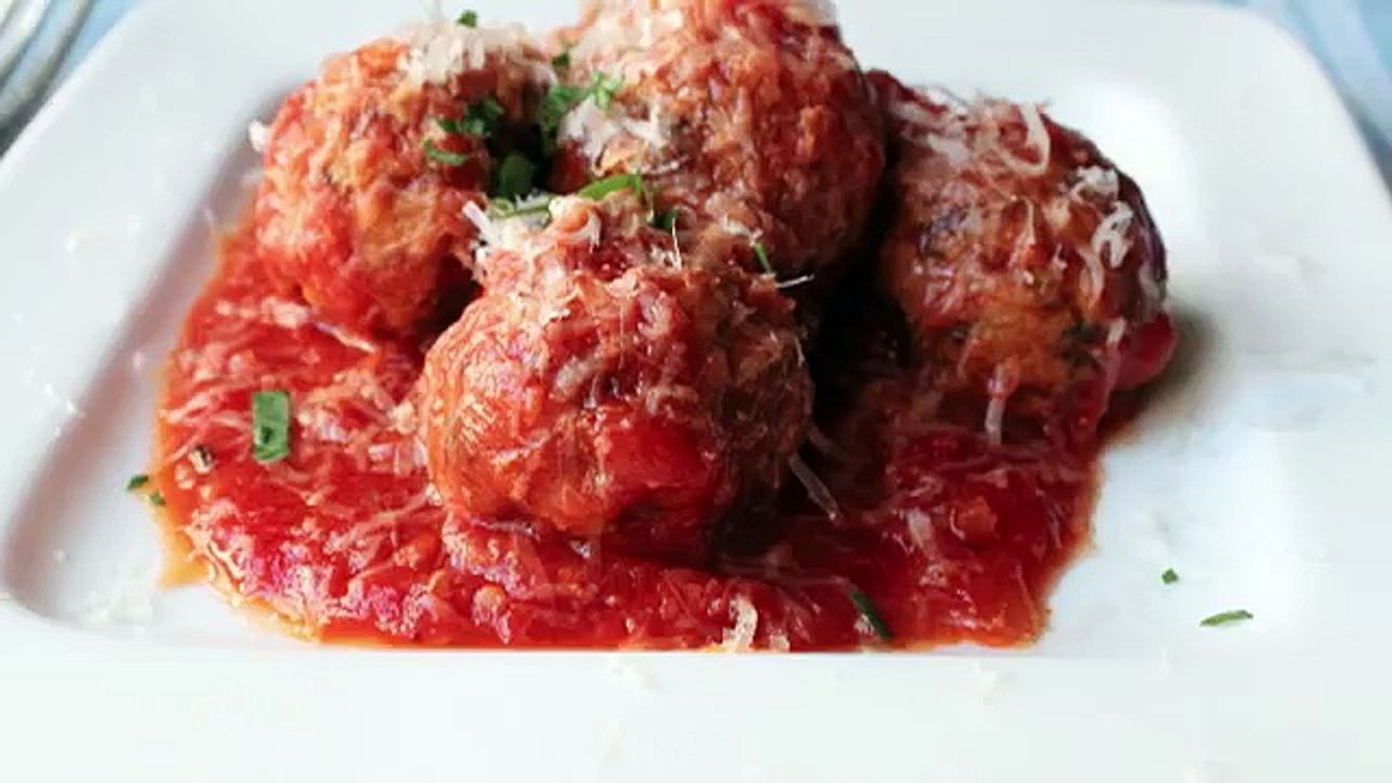 Meatless Meatballs! Vegetarian Garlic & Mushroom Meatballs