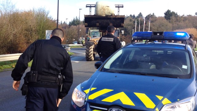 Des tonnes de déchets sur la RN24