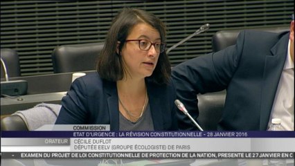 Déchéance élargie aux délits graves : Duflot craint la "surenchère"