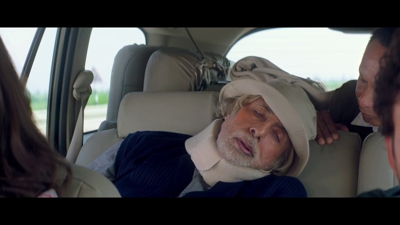 Banaras se achi koi jagah nahi hai! - Dialogue promo 2 - PIKU - In Cinemas Now