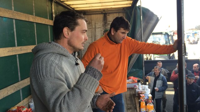 Les agriculteurs veulent rester jusqu'à mercredi