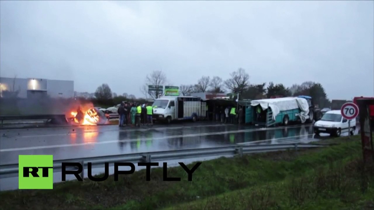 Du fumier et des pneus enflammés lors des «journées noires» de la crise agricole
