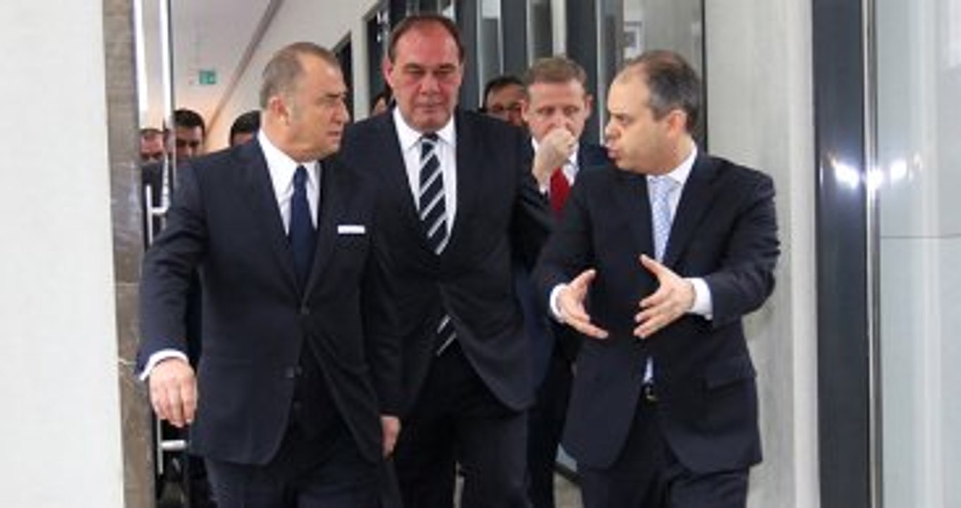 Demirören: Galatasaray'ın Mali Sorunlarını Çözmeye Çalışıyoruz