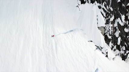 Une skieuse fait une chute de 300m en Alaska