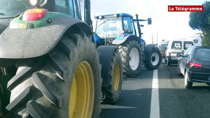 Plounévez-Moëdec (22). RN12 : blocage à l'échangeur de Beg ar Ch'ra