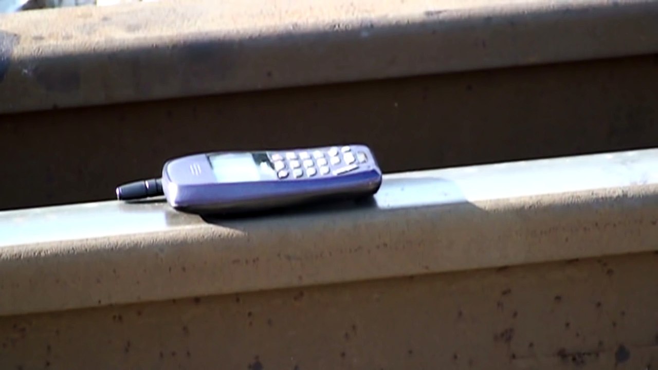 Train vs. old cellphone (100fps)