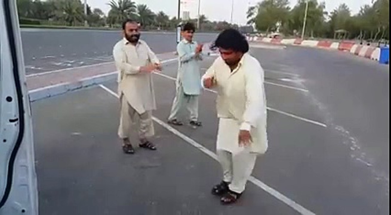 very funny dance what a performer