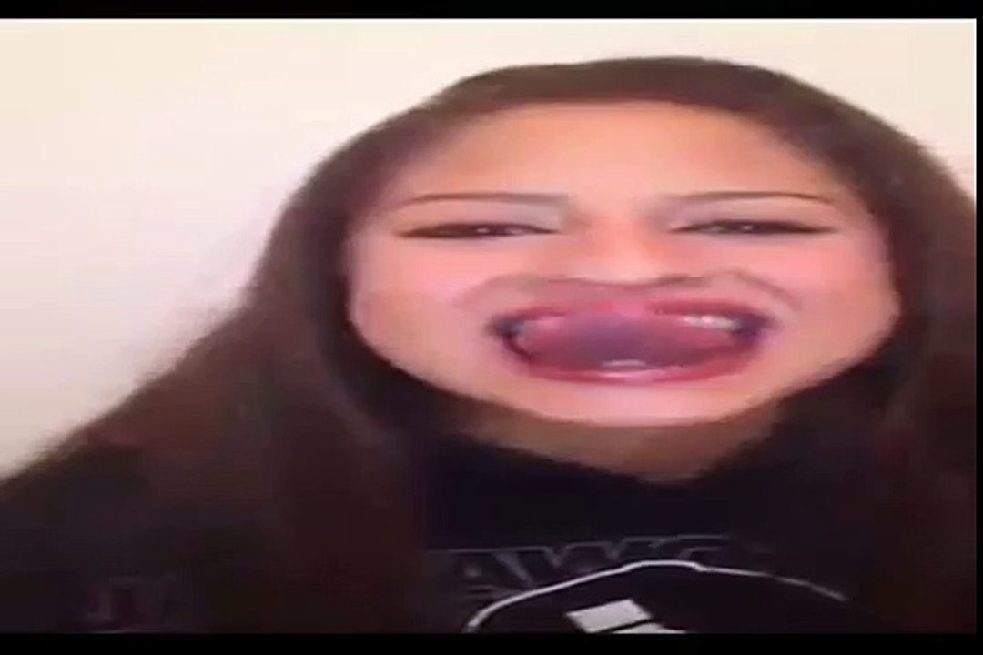 whatsapp funny videos worlds longest tongue (Funny Videos 720p)