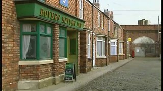 Coronation Street Bet Lynch Return 2003 Part 1