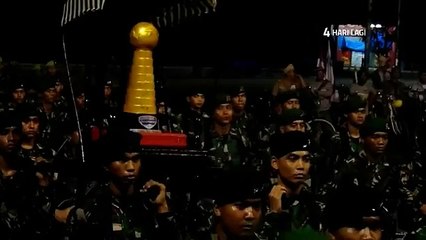 Jelang Final PJS, Pasukan TNI Arak Piala (Comic FULL HD 720P)