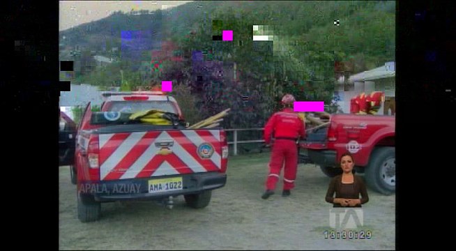 Los bomberos aún no lograr controlar el incendio en Azuay