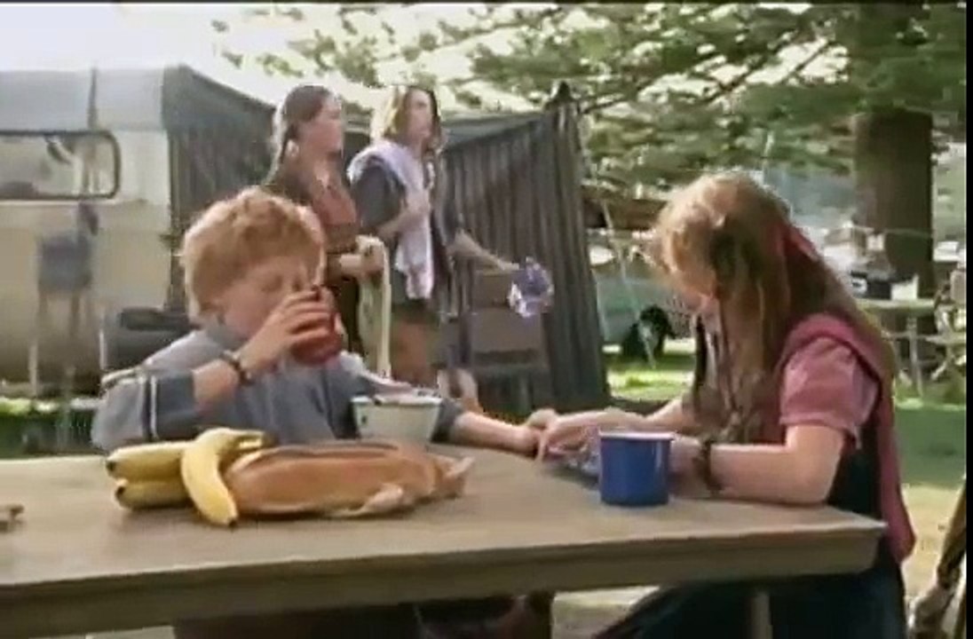 Snobs - S01E10 (2003) - Nine Network (Australia)