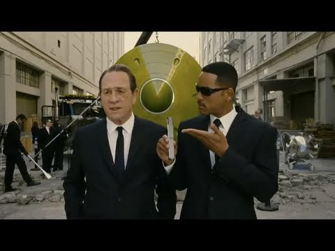 Men In Black III - Look Right Here - Movie Clip